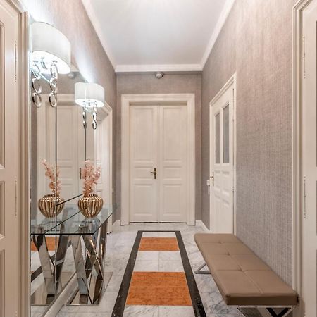 Luxury Apartment With Balcony Next To The New York Cafe Budapest Bagian luar foto