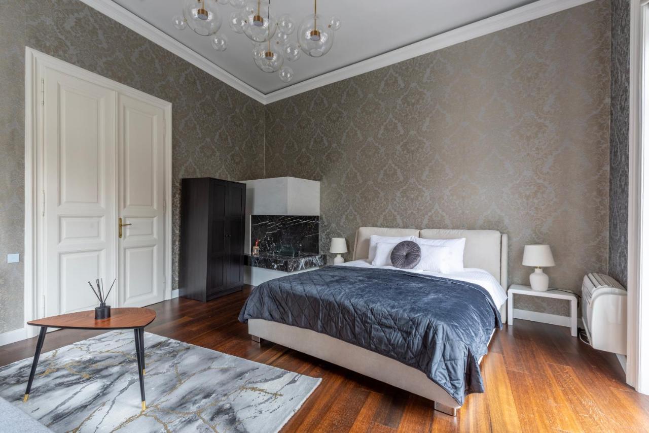 Luxury Apartment With Balcony Next To The New York Cafe Budapest Bagian luar foto