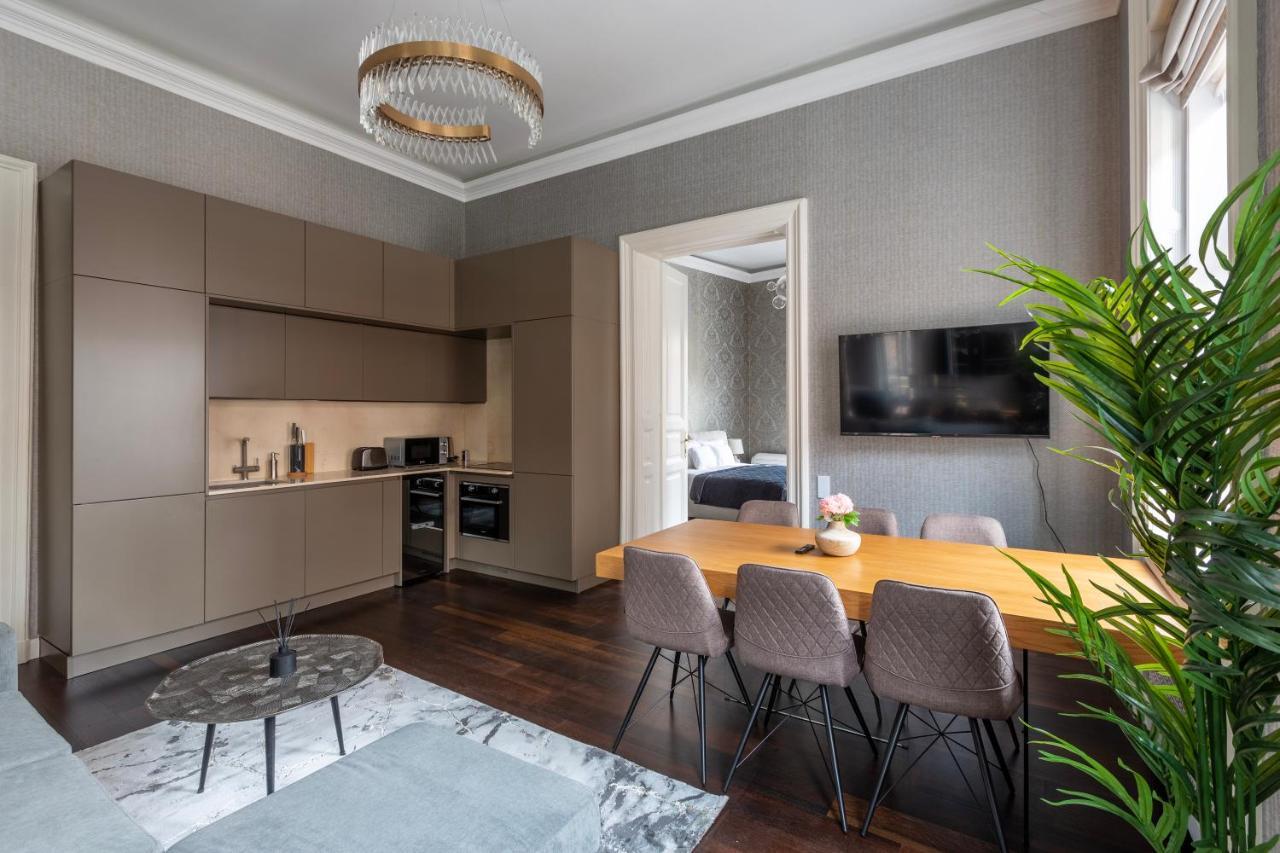 Luxury Apartment With Balcony Next To The New York Cafe Budapest Bagian luar foto