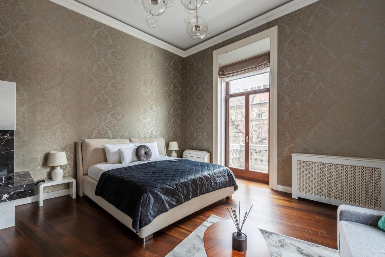 Luxury Apartment With Balcony Next To The New York Cafe Budapest Bagian luar foto
